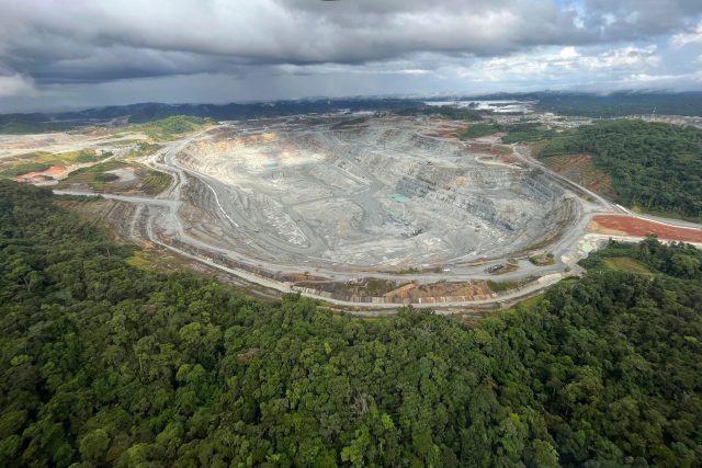 Vista aérea de la mina de Cobre Panamá, en la provincia de Colón. First Quantum adquirió los derechos de la mina entre 2013 y 2014, y ha operado en el lugar a través de su filial local, Minera Panamá (Fotografía: Abraham Terán / Alamy)